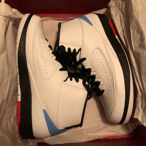 Jordan 2 and Converse *Limited Edition* two pack - Picture 3 of 7